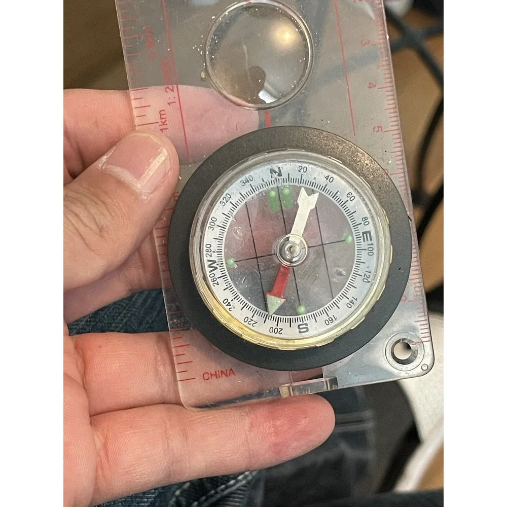 Coleman Compass with Magnifying Glass 4x3